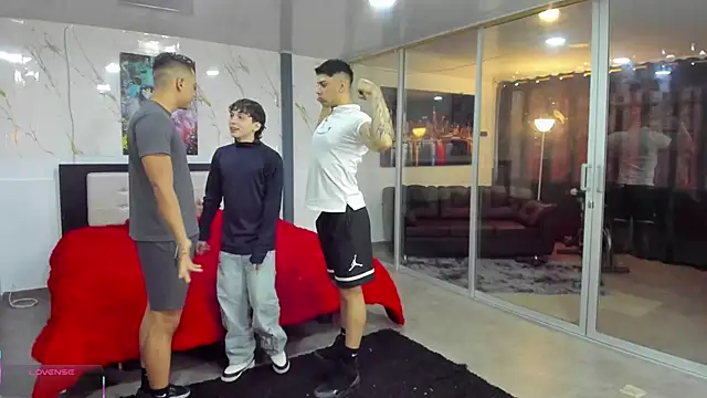 badguyss bisex online show from March 8, 2026, 11:35 am