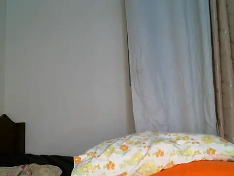 Snapshot of Bella_kiki chatting on March 3, 2025, 5:31 pm Bella kiki online show from March 3, 2025, 5:31 pm