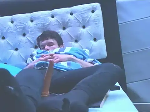 BodyandlegginLover online show from October 15, 2025, 8:44 am