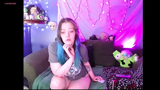 EverlyEster online show from February 5, 2026, 5:58 am