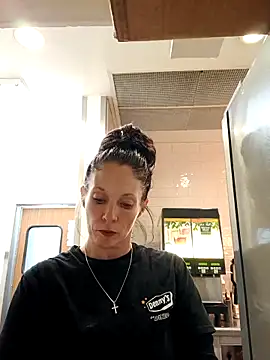 gorgeous11 online show from March 18, 2025, 9:01 am