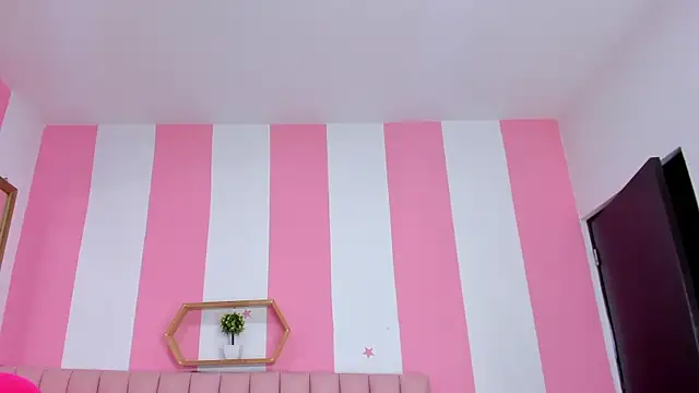 ISABELLA 020 online show from March 19, 2026, 1:00 pm