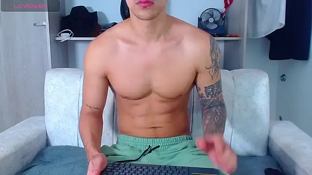 Snapshot of Tristan-bm chatting on November 20, 2025, 12:17 pm Tristan-bm online show from November 20, 2025, 12:17 pm