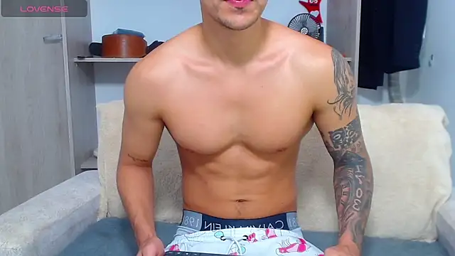 Snapshot of Tristan-bm chatting on November 29, 2025, 2:17 pm Tristan-bm online show from November 29, 2025, 2:17 pm