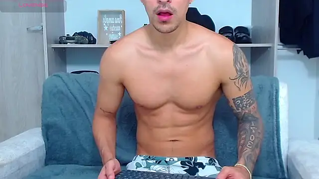 Snapshot of Tristan-bm chatting on September 17, 2025, 12:40 pm Tristan-bm online show from September 17, 2025, 12:40 pm