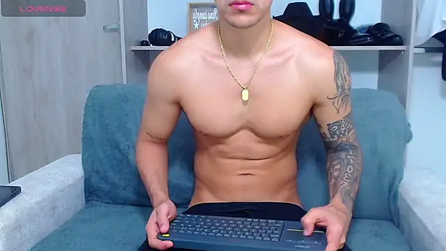 Snapshot of Tristan-bm chatting on October 16, 2025, 12:02 pm Tristan-bm online show from October 16, 2025, 12:02 pm