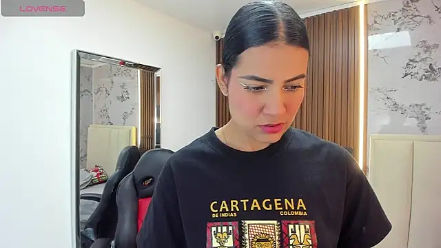 chelsyquinn online show from January 7, 2026, 12:37 am