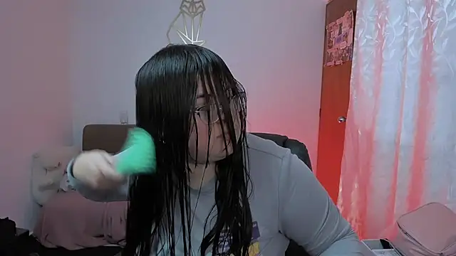 Snapshot of Aria_Fullbuster chatting on March 3, 2026, 9:33 pm Aria Fullbuster online show from March 3, 2026, 9:33 pm