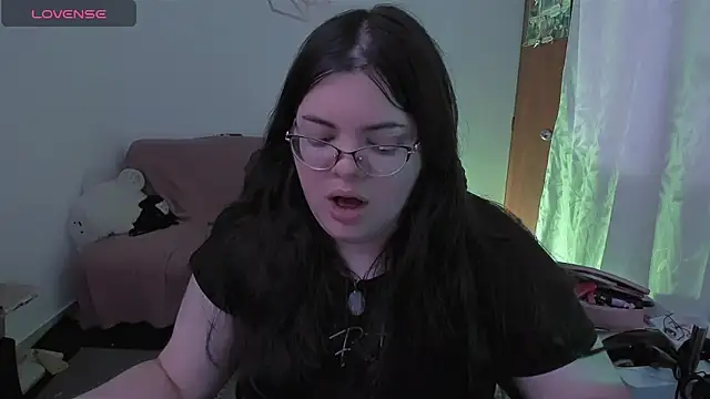 Aria Fullbuster online show from April 5, 2026, 9:10 pm