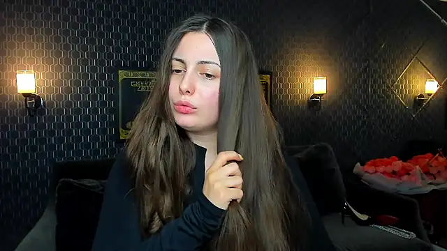 Snapshot of _extraterrestrial_ chatting on October 7, 2025, 5:03 pm  extraterrestrial  online show from October 7, 2025, 5:03 pm