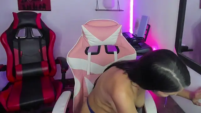 jessi and boy online show from February 19, 2026, 4:15 pm