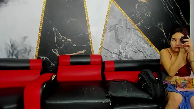 jessi and boy online show from February 16, 2026, 11:09 am