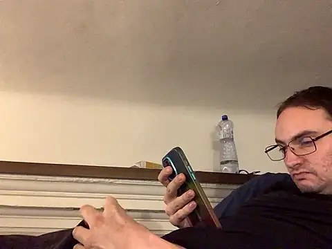 Hebrewhammers42 online show from December 2, 2024, 9:01 pm