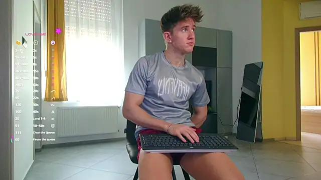 ChristianLevine  online show from October 22, 2025, 2:16 pm