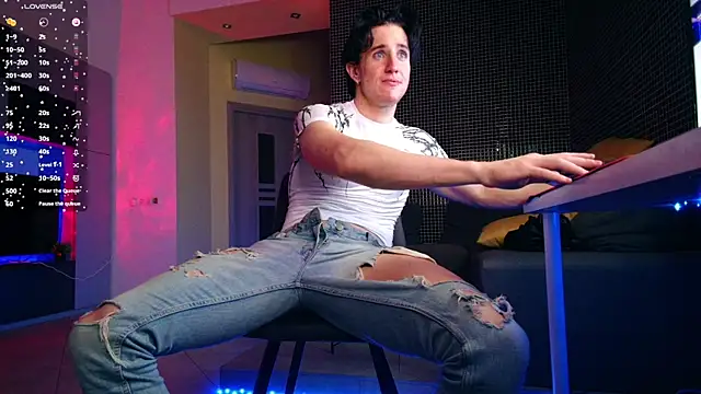 Snapshot of ChristianLevine_ chatting on June 8, 2026, 4:24 am ChristianLevine online show from June 8, 2026, 4:24 am