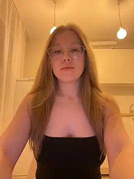 Eva Weyne online show from October 24, 2025, 7:35 pm