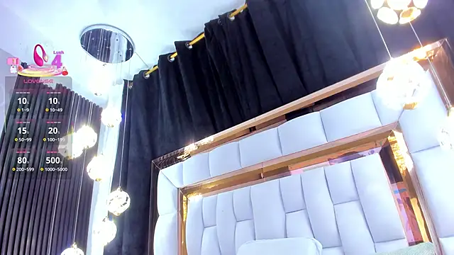 Snapshot of SarayRoyse chatting on October 28, 2025, 7:24 pm SarayRoyse online show from October 28, 2025, 7:24 pm