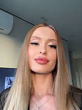 Sweet  Milly online show from September 25, 2025, 2:01 pm