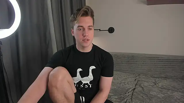 AustinButler online show from December 1, 2024, 8:03 pm