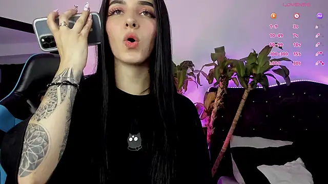 Snapshot of devlin_violett chatting on January 17, 2025, 6:15 am devlin violett online show from January 17, 2025, 6:15 am