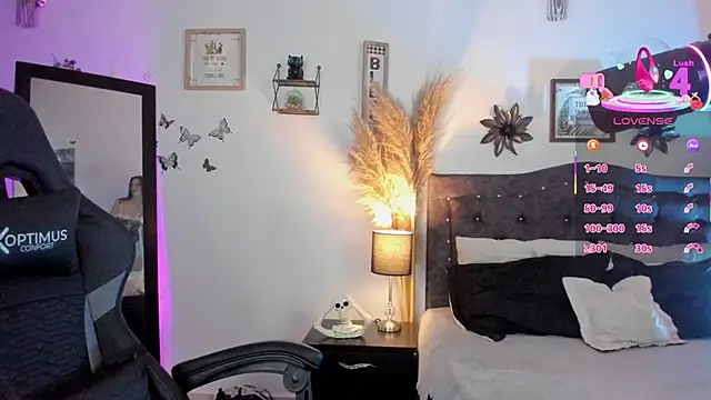 Snapshot of devlin_violett chatting on September 18, 2025, 1:08 am devlin violett online show from September 18, 2025, 1:08 am