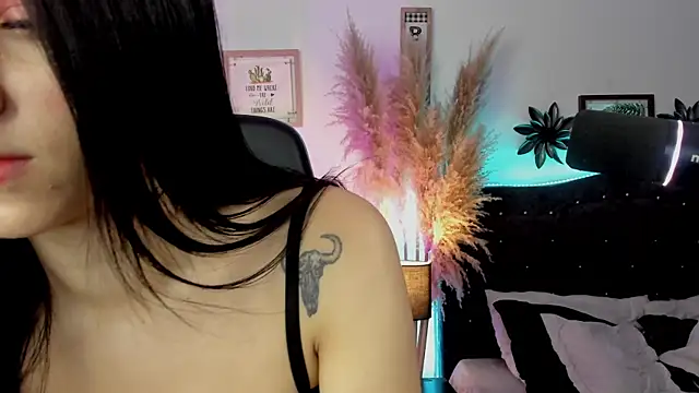 Snapshot of devlin_violett chatting on February 27, 2025, 5:29 am devlin violett online show from February 27, 2025, 5:29 am