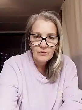 Snapshot of irinamaux chatting on November 1, 2025, 6:13 pm irinamaux online show from November 1, 2025, 6:13 pm