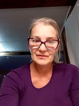 Snapshot of irinamaux chatting on October 15, 2025, 6:44 am irinamaux online show from October 15, 2025, 6:44 am