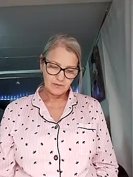 Snapshot of irinamaux chatting on November 22, 2025, 9:52 am irinamaux online show from November 22, 2025, 9:52 am