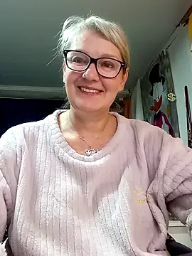 irinamaux online show from April 14, 2026, 1:54 am