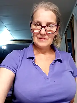 Snapshot of irinamaux chatting on October 11, 2025, 5:14 pm irinamaux online show from October 11, 2025, 5:14 pm