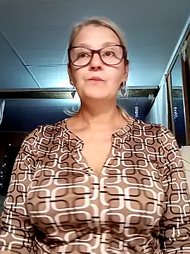 Snapshot of irinamaux chatting on October 10, 2025, 4:41 pm irinamaux online show from October 10, 2025, 4:41 pm