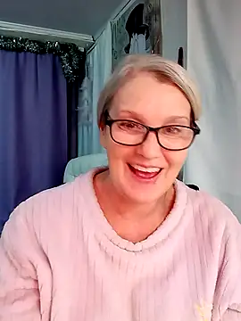 Snapshot of irinamaux chatting on January 11, 2026, 8:38 pm irinamaux online show from January 11, 2026, 8:38 pm