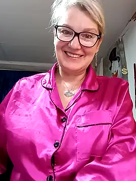 irinamaux online show from April 16, 2026, 2:23 am