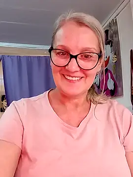 Snapshot of irinamaux chatting on December 21, 2025, 4:52 pm irinamaux online show from December 21, 2025, 4:52 pm