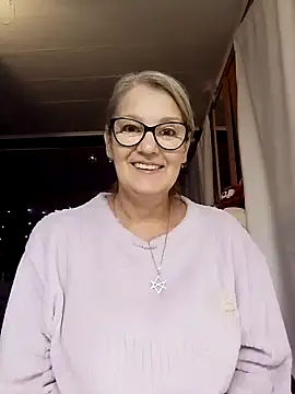 Snapshot of irinamaux chatting on November 9, 2025, 8:07 am irinamaux online show from November 9, 2025, 8:07 am