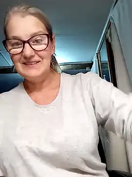 Snapshot of irinamaux chatting on October 11, 2025, 5:08 am irinamaux online show from October 11, 2025, 5:08 am