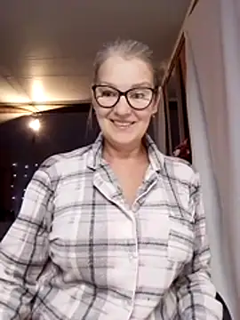 Snapshot of irinamaux chatting on November 6, 2025, 6:28 am irinamaux online show from November 6, 2025, 6:28 am