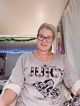 Snapshot of irinamaux chatting on November 25, 2025, 7:47 pm irinamaux online show from November 25, 2025, 7:47 pm