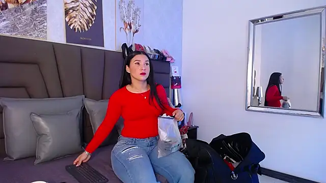 Sofi Perez  online show from April 5, 2026, 11:17 am