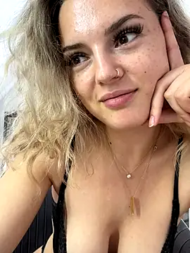 Snapshot of LexyGold chatting on September 14, 2025, 2:06 pm LexyGold online show from September 14, 2025, 2:06 pm