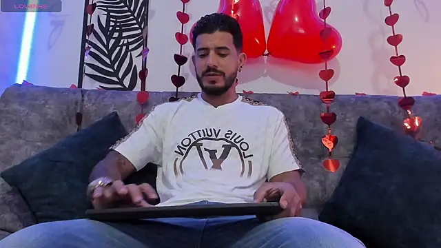 Snapshot of Bruno_Mattos chatting on February 14, 2025, 11:09 pm Bruno Mattos online show from February 14, 2025, 11:09 pm