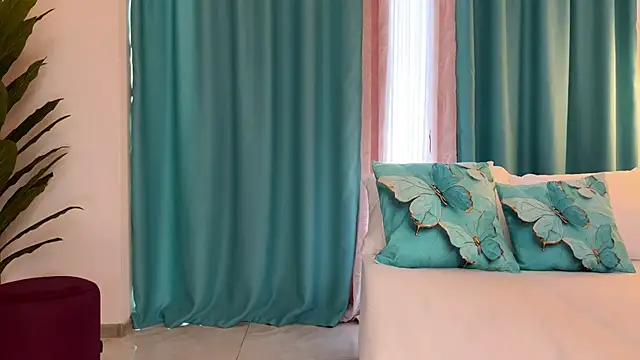 Snapshot of UrGoddessJenny chatting on July 24, 2026, 12:56 pm UrGoddessJenny online show from July 24, 2026, 12:56 pm