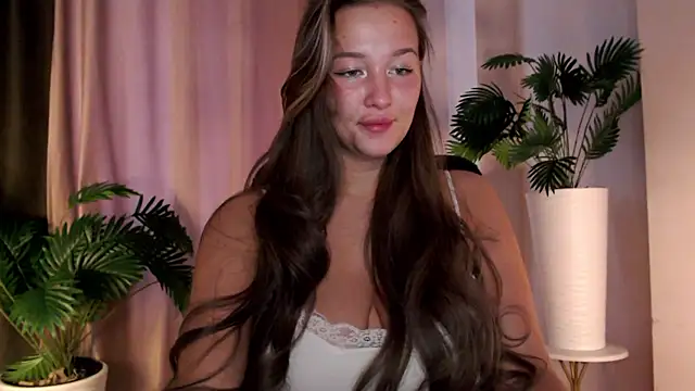 Snapshot of Milk_Bunny chatting on February 26, 2025, 9:44 am Milk Bunny online show from February 26, 2025, 9:44 am