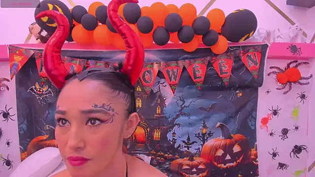 charlotte-11 online show from October 30, 2025, 3:09 pm