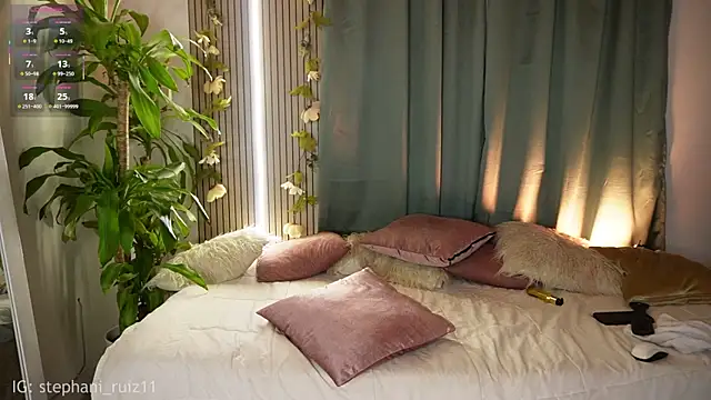 RossemaryRain online show from April 15, 2026, 7:58 pm