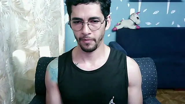 ponzothc online show from November 4, 2025, 8:01 pm