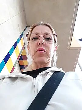 blondyruby online show from November 4, 2025, 4:55 pm