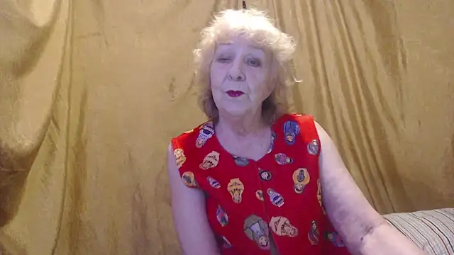 Snapshot of _Estelitta_5 chatting on January 6, 2026, 6:56 pm Estelitta 5 online show from January 6, 2026, 6:56 pm