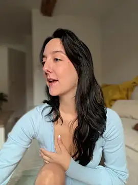  Juliette online show from June 4, 2026, 8:41 am
